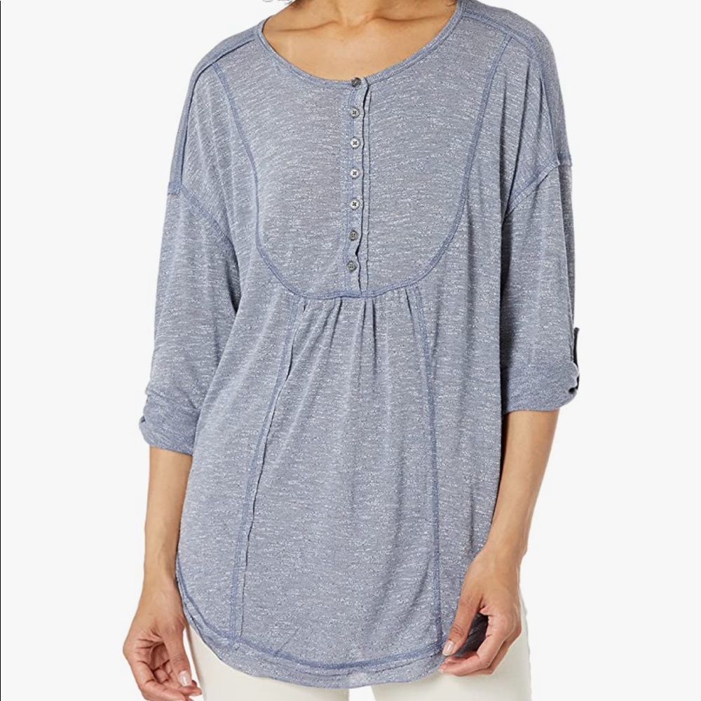 Nine West top size small